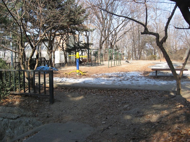 Yongbongjeong Park