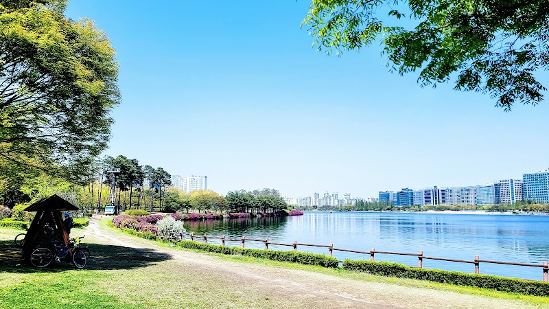 Ilsan Lake Park