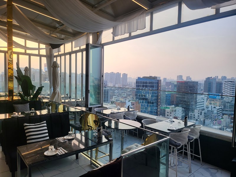 Merry Garden Rooftop Restaurant