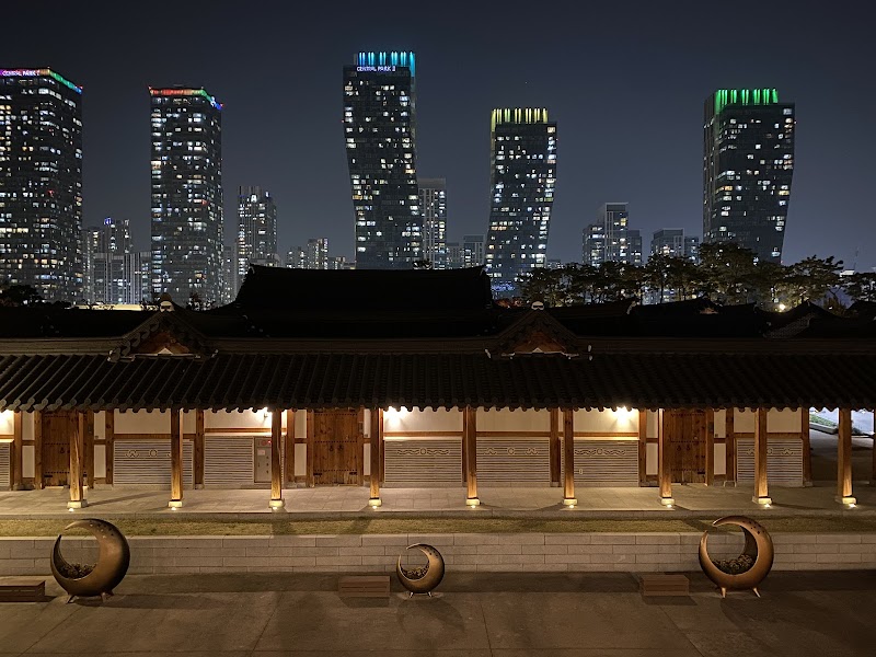 Gyeongwonjae by Walkerhill