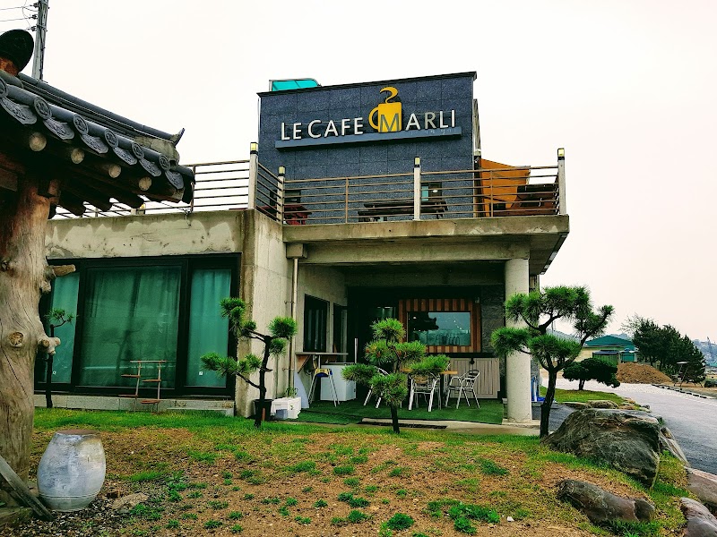 Le cafe Marli
