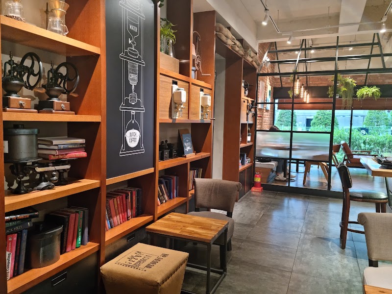 Angelinus Seokchon Lake