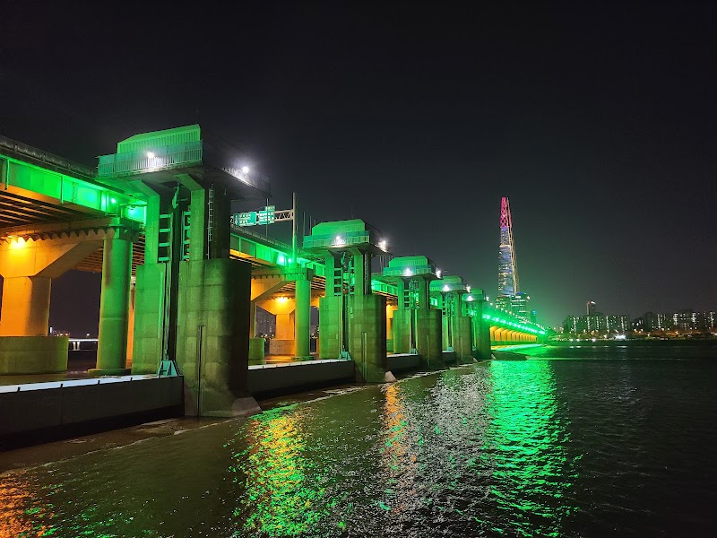 Ttukseom Hangang Park