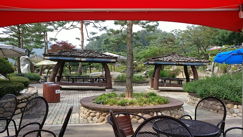 Dweeungbak Village and Traditional Sauce Museum