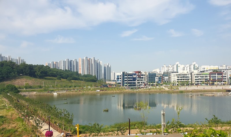 Eungye Lake Park