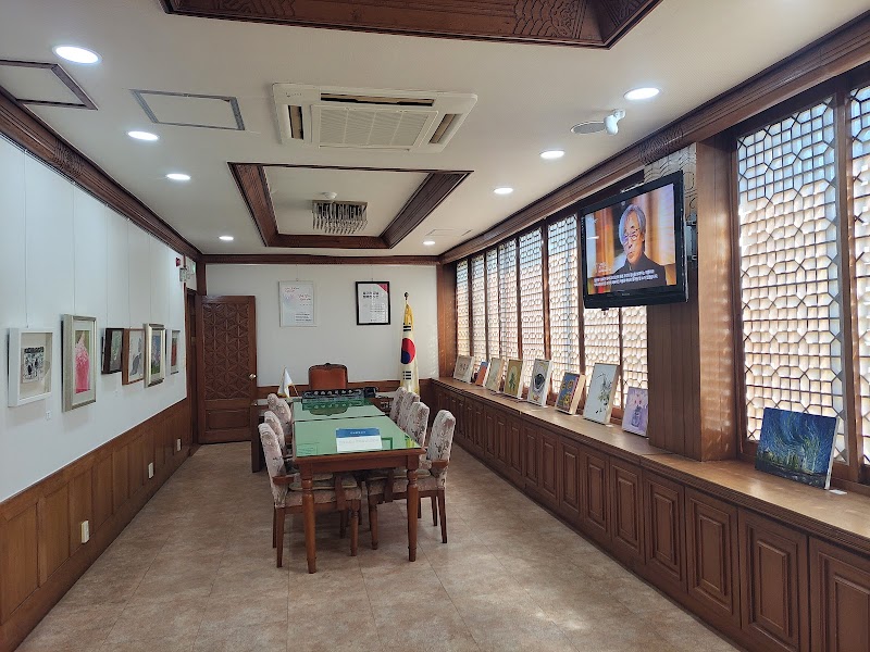 Gyeongnam Citixens' House