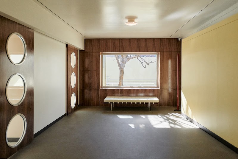 Medium rare Social Venue