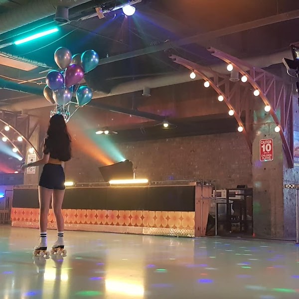 Roll Cat skating rink