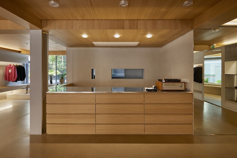 Apartfromthat Flagship Store